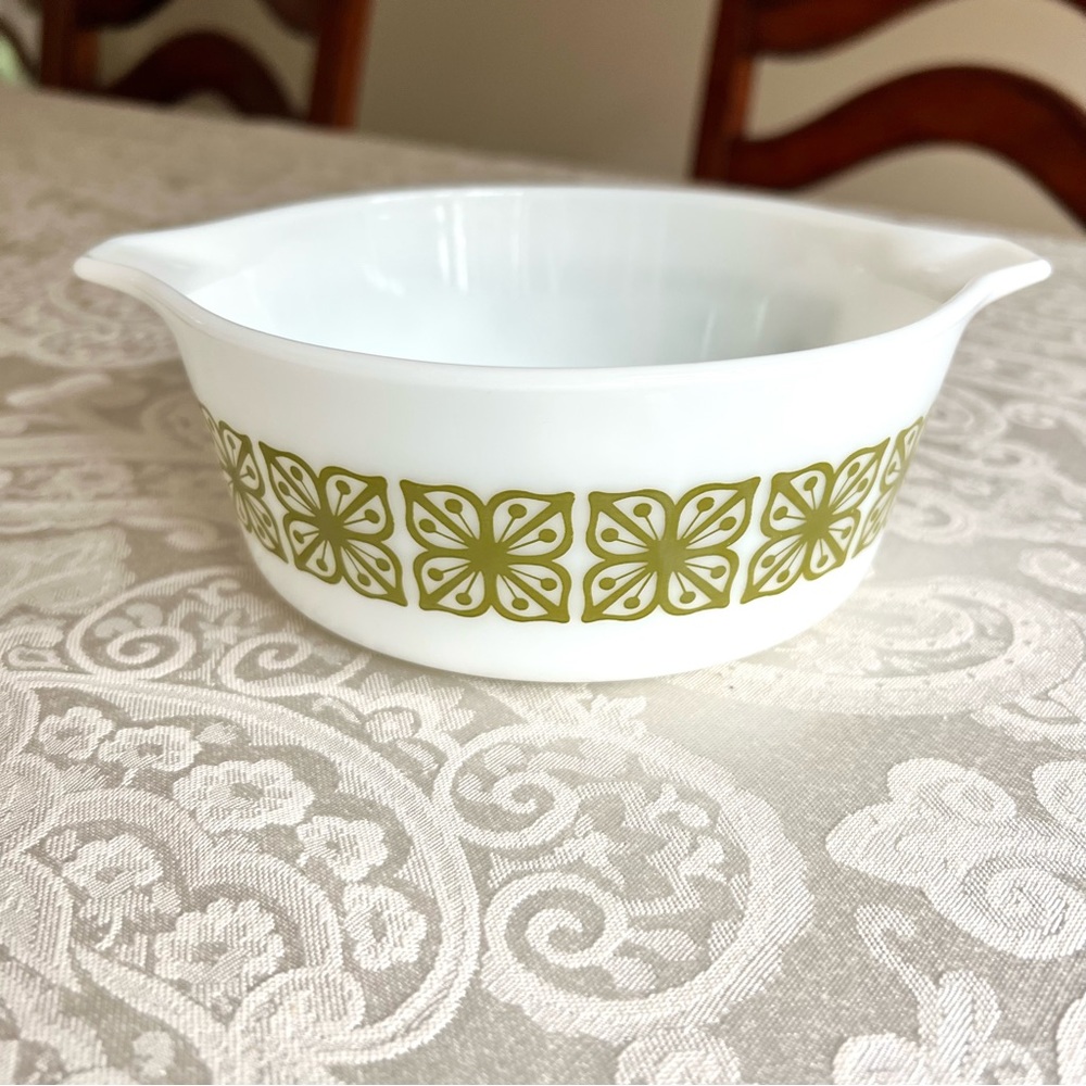 Pyrex verde square flower 472 1.5 pint casserole dish great condition - Picture 3 of 10